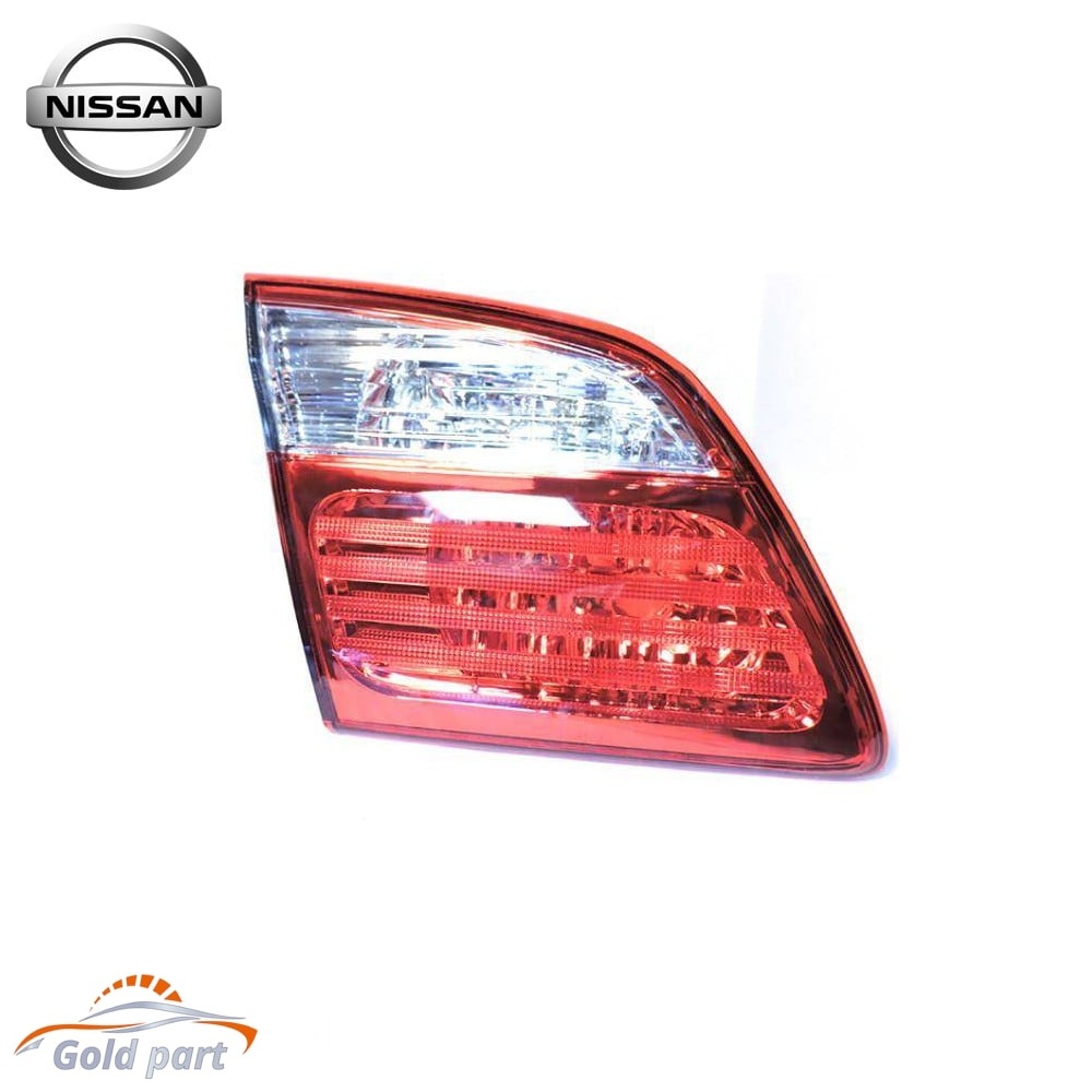 چراغ خطر روی صندوق راست نیسان ماکسیما