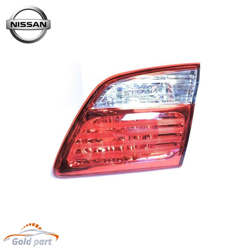 چراغ خطر روی صندوق چپ نیسان ماکسیما